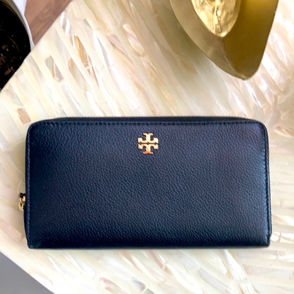 Tory Burch Handbags - 🖤⭐️Tory Burch wallet ⭐️🖤